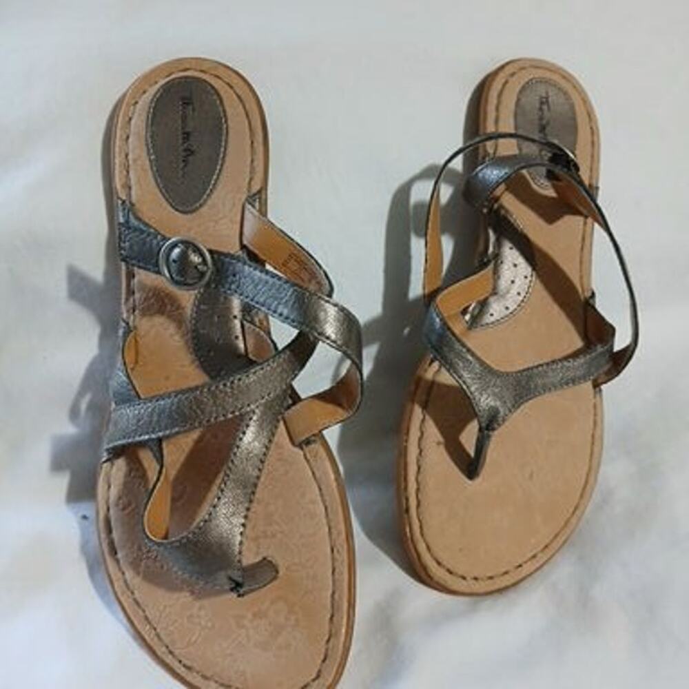 Thom McAn size 9 leather thong strappy bronze sandals buckle rubber soles